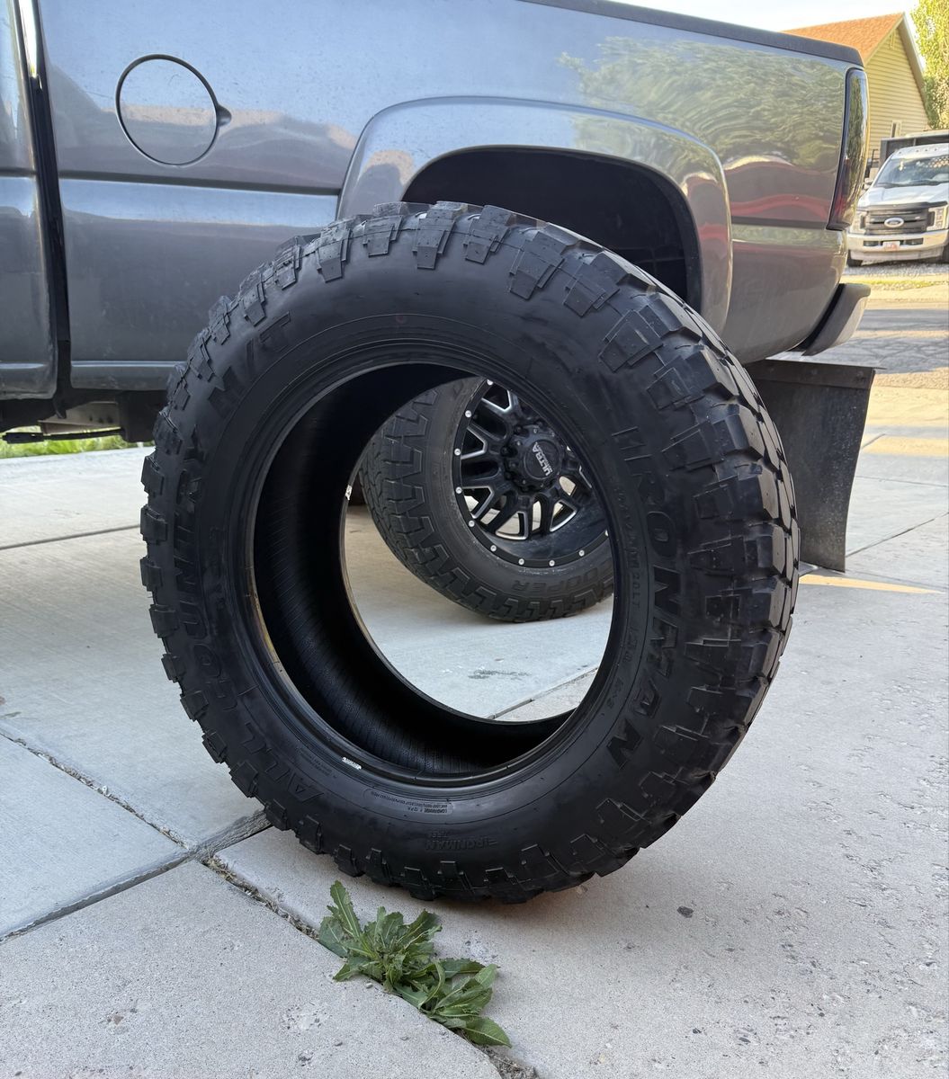 35x12.50R20 LT All country