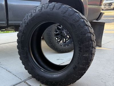 35x12.50R20 LT All country