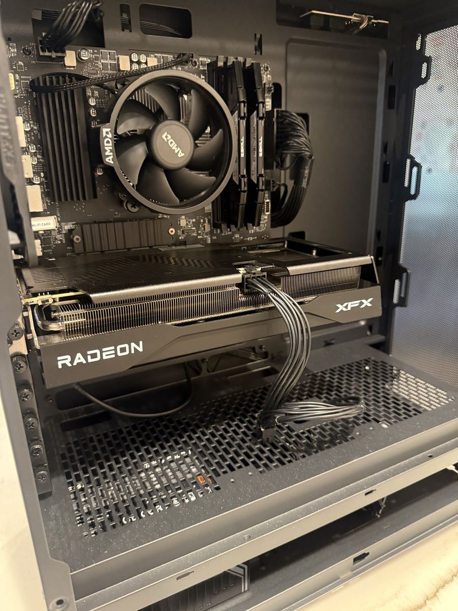 Main image 6