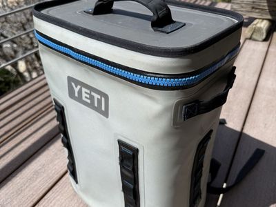 YETI Hopper Backflip 24