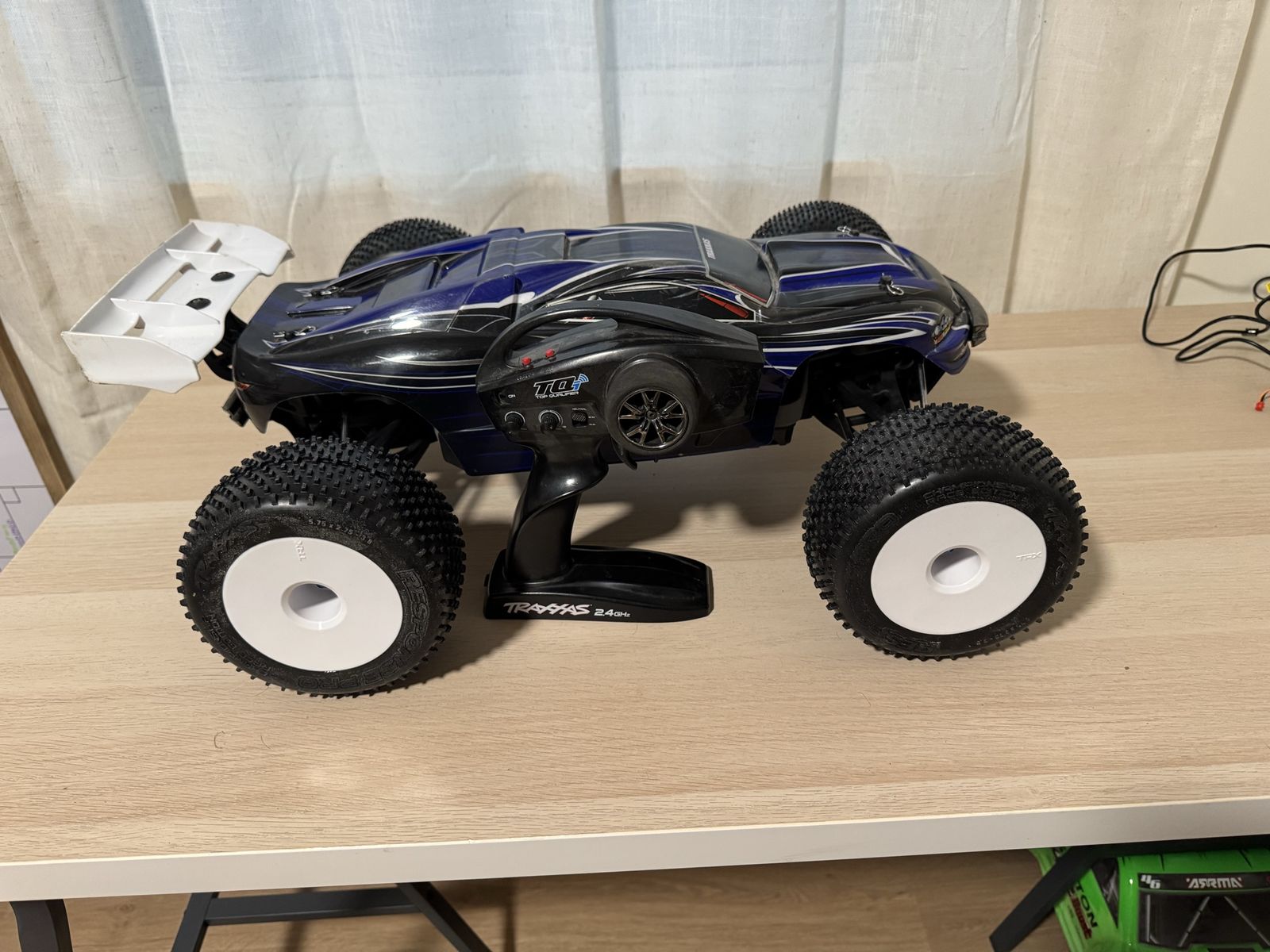Brushless 1/8 e revo