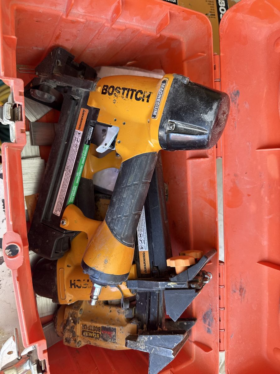 Bostich 38mm flooring stapler