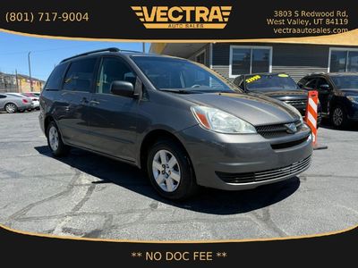 2004 Toyota Sienna LE 8 Passenger