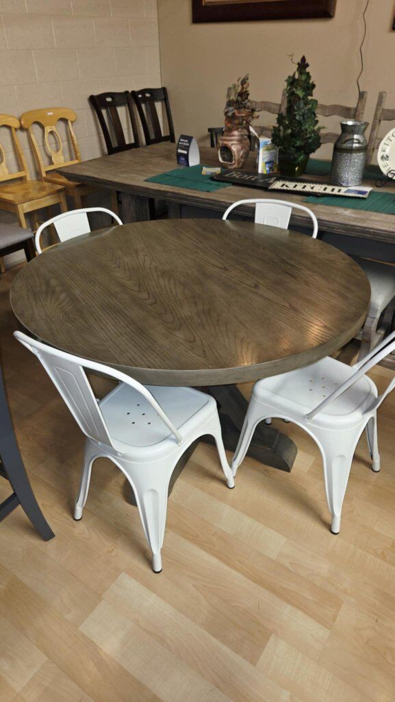 🪑️Round Dining Table and Chair Set