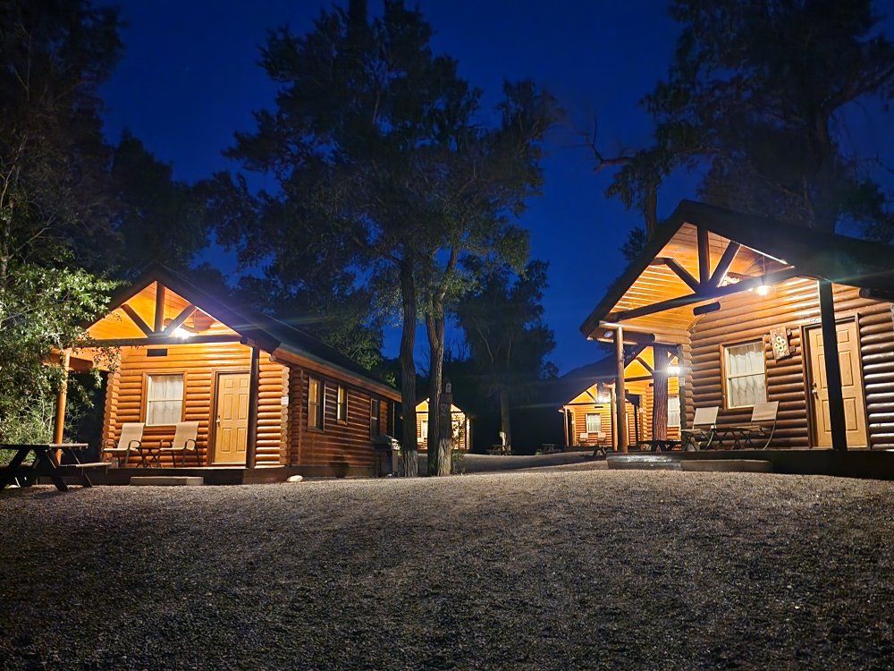 Cabin resort on Paiute OHV trail for sale