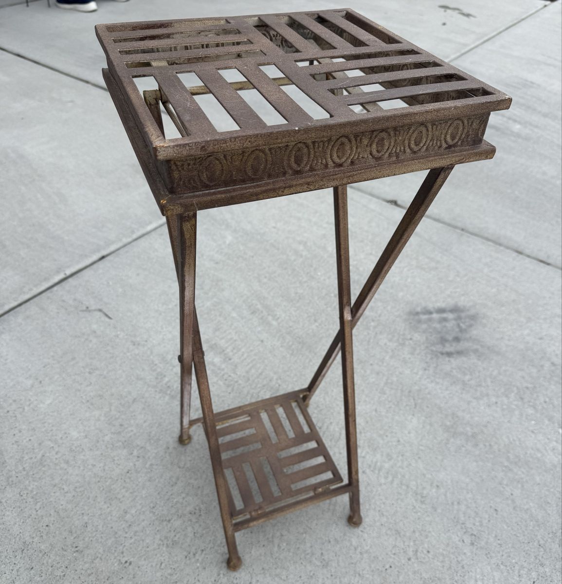 Small Plant Stand Table