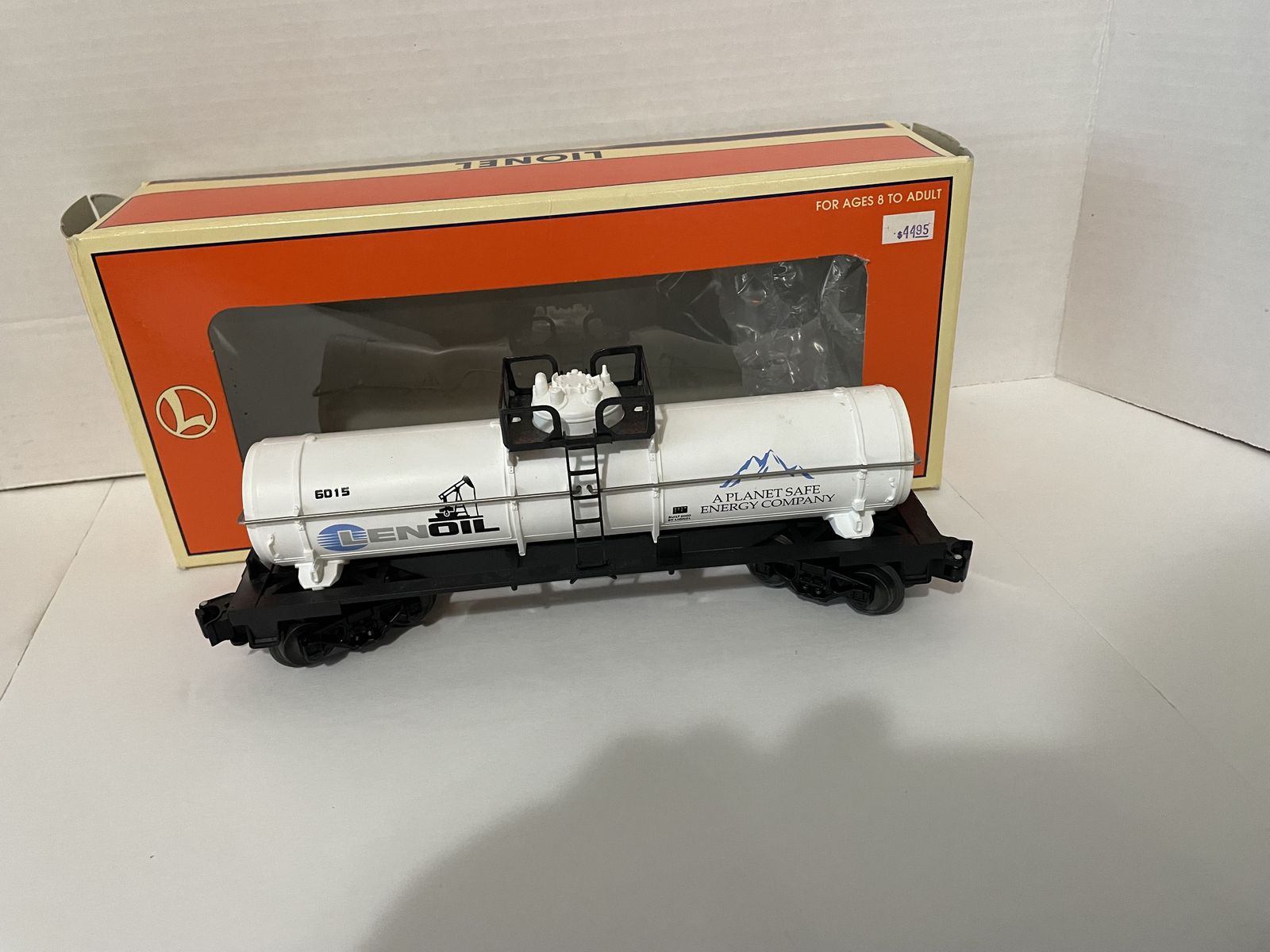 Main image 3