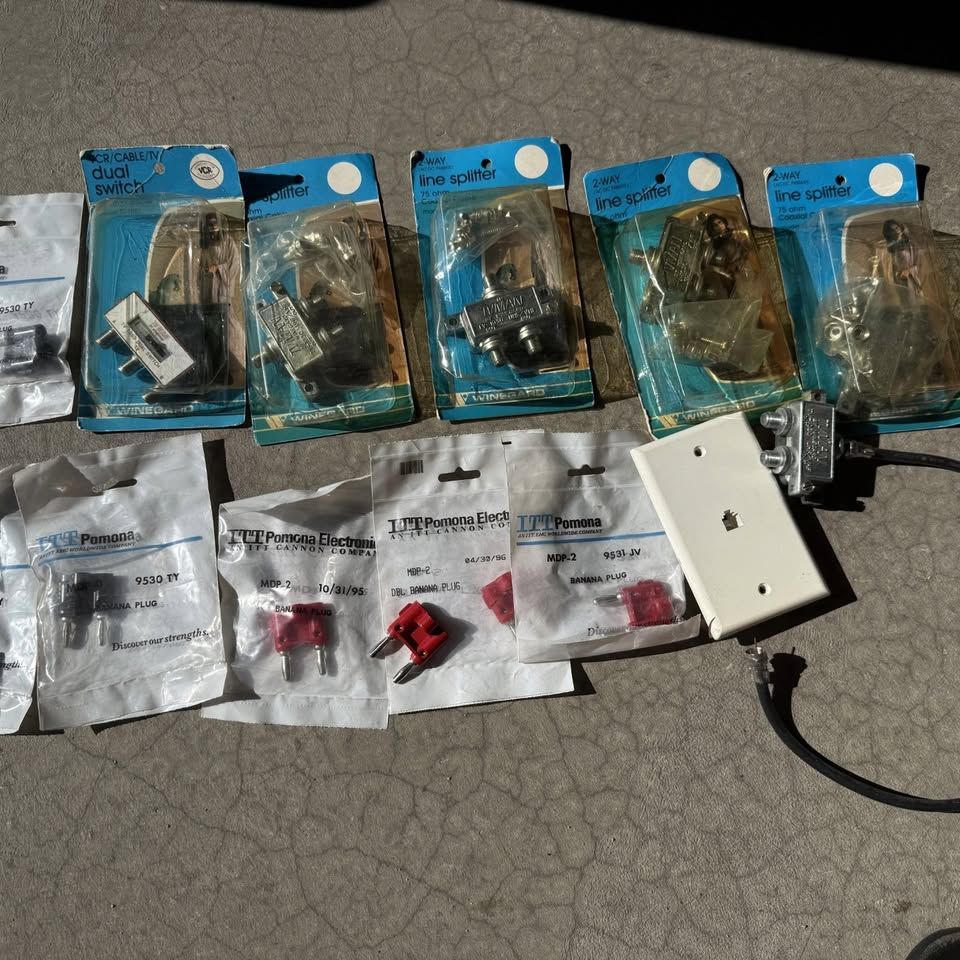 Banana Plugs, Dual Switch and Line Spliter, etc.