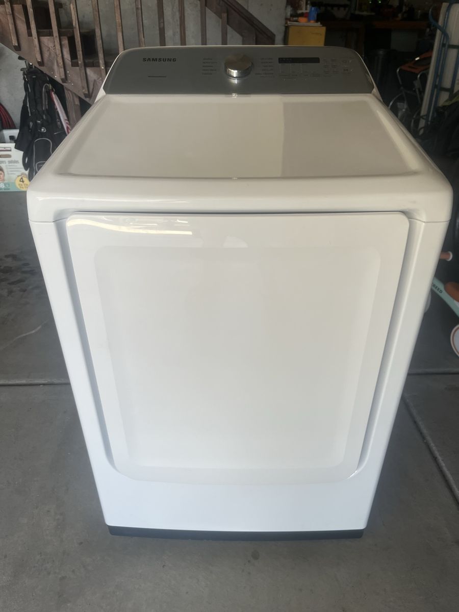 Samsung • DV5200R. White Electric Dryer, Excellent Condition.