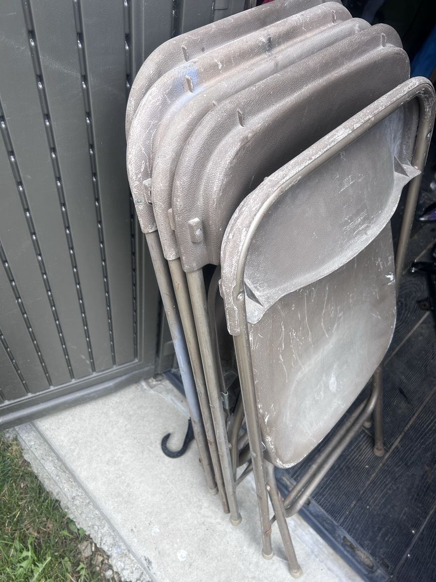 5 Folding chairs