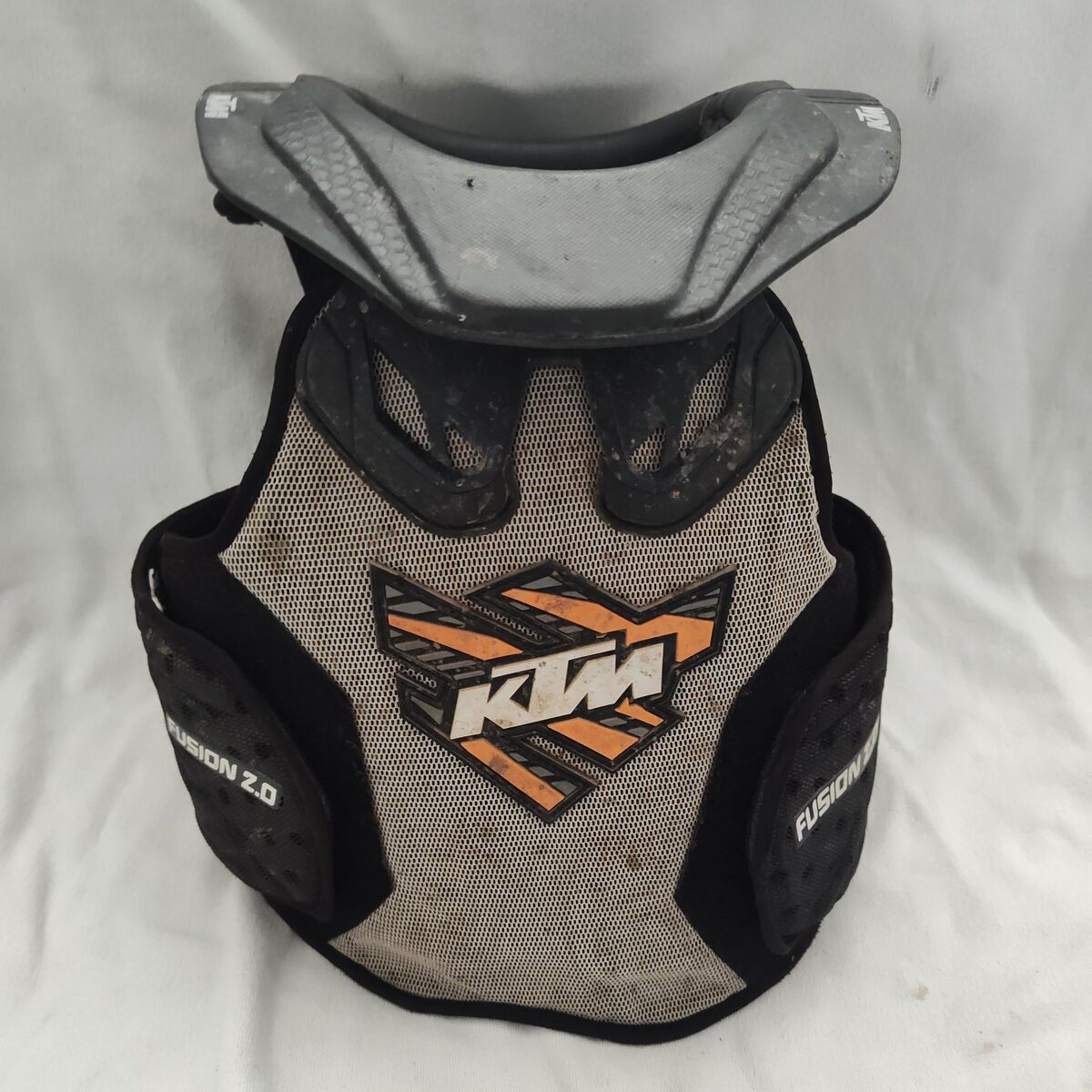 Leatt Fusion 2 youth chest protector