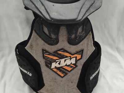 Leatt Fusion 2 youth chest protector