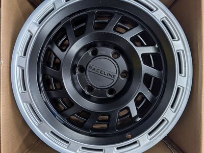 6X5.5" RACELINE HALO 17X9 SATIN BLACK