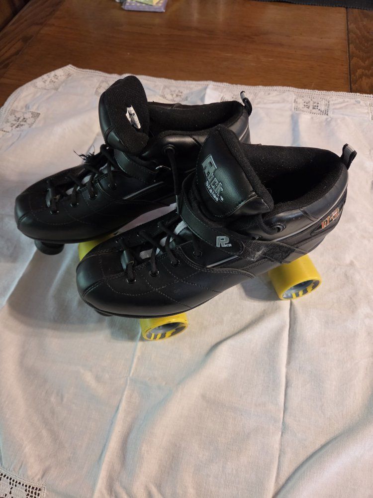Mens Size 15 . Riedell R3 Demon Quad Roller Skates Black with Yellow Wheels. In great shape!