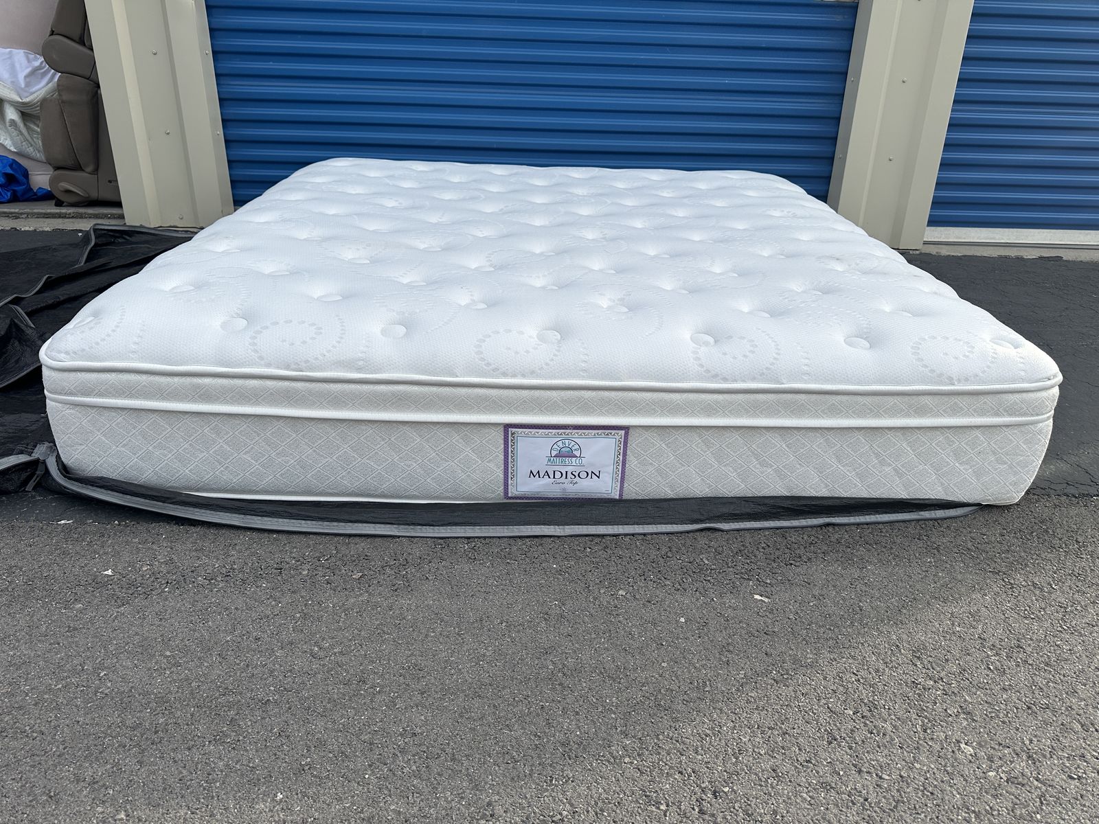 King Denver Mattress Co. Mattress