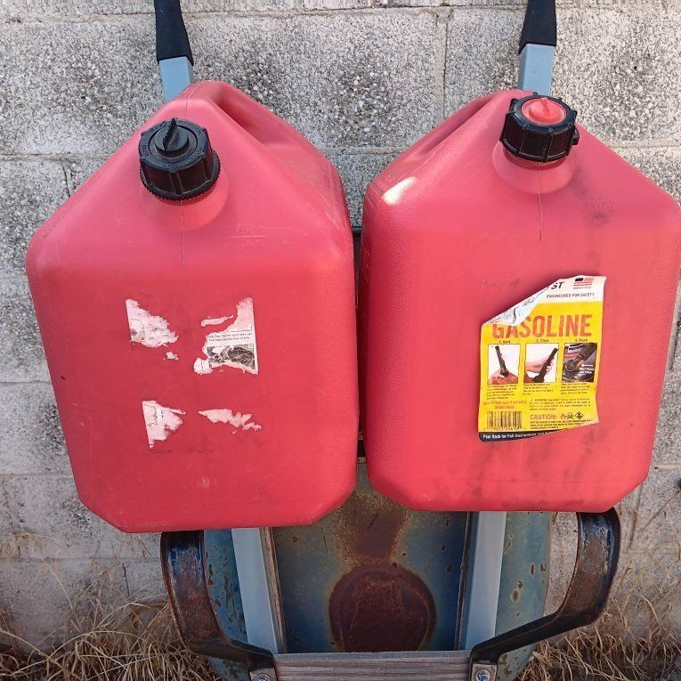 5 gallon gas fuel container