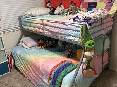 Twin/FullBunk Bed