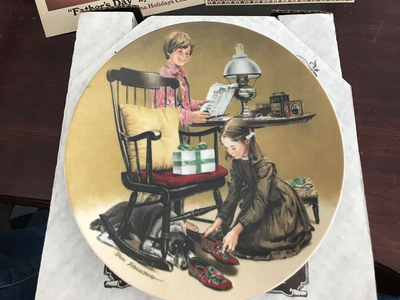 Americana Holiday Collection Plates w/Boxes & Certificates