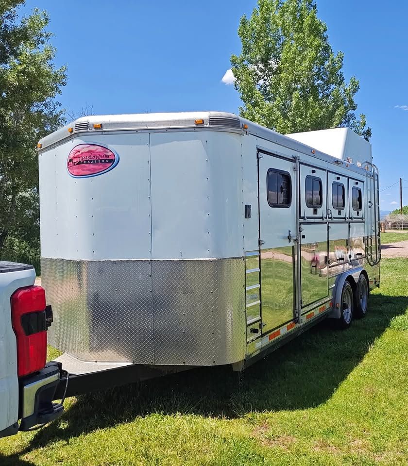 Sundowner 4 Horse Trailer - 8' Wide Bumper Pull w/ Stud Divider & Hay Rack