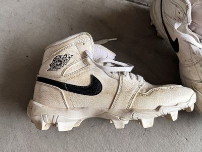 Nike Jordan Retro 1 Mid White Black Cleats