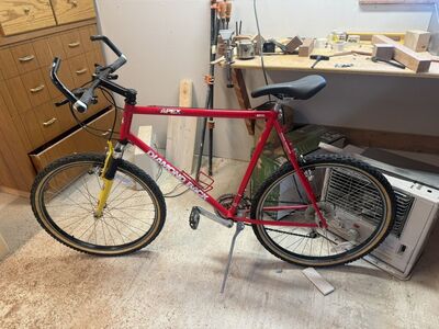 Diamond Apex mt. bike. Great Condition