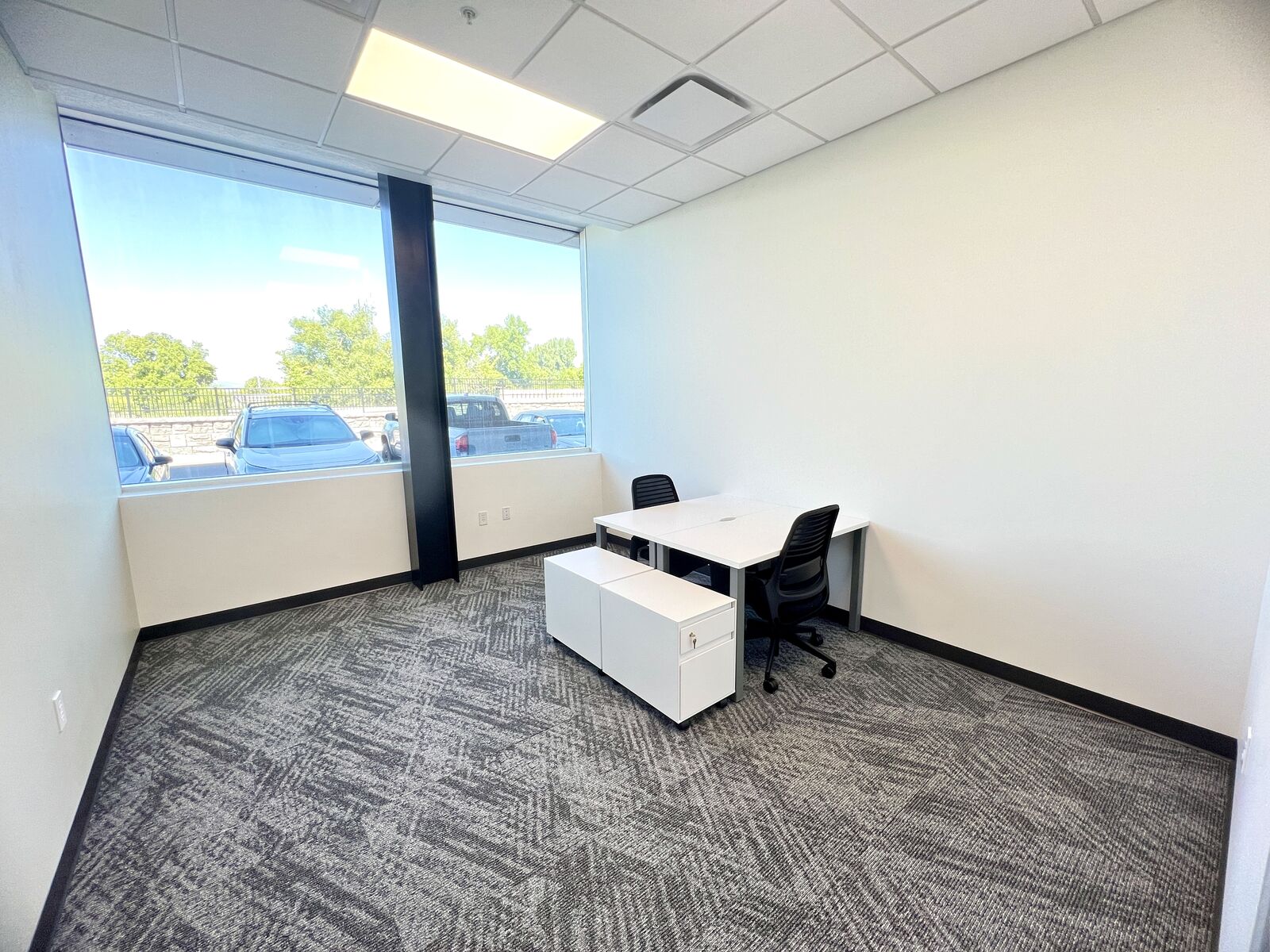 Need Enough Space for your Whole Team? With Free Rent in Feburary