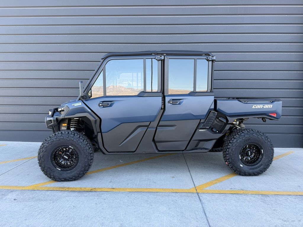 2026 Can-Am® Defender MAX Limited HD11
