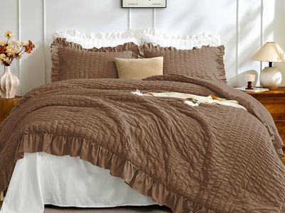 JOLLYVOGUE Oak Brown Twin/Twin XL Comforter Set, 2 Pieces Seersucker Lightweight Fluffy Bedding Set, Twin Ruffle Comforter