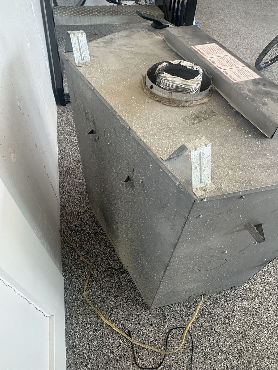 Main image 3