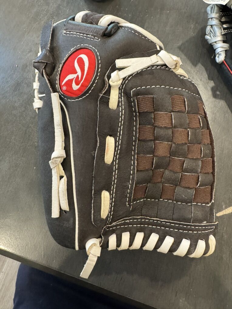 Rawlings Baseball/softball Glove