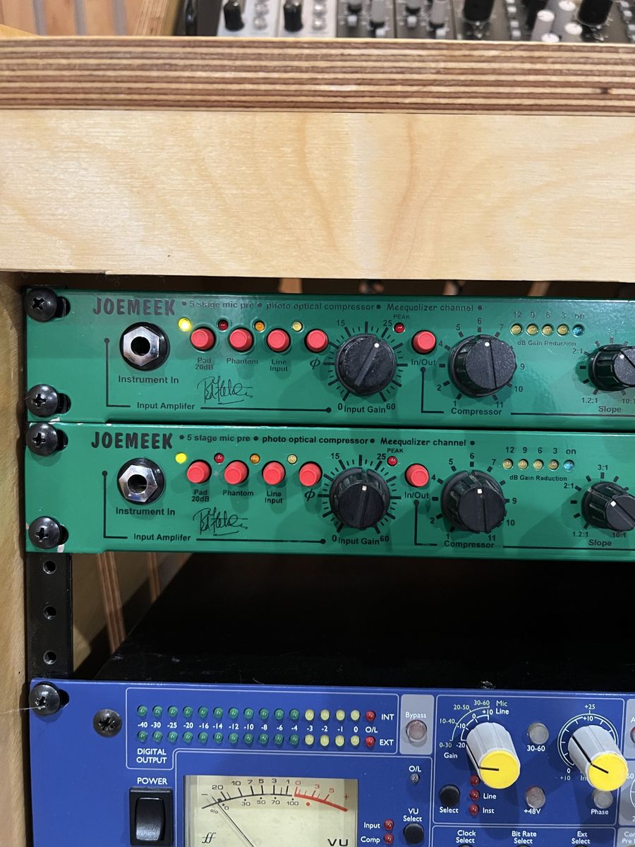 JoeMeek VC6Q British Channel 5-Stage Mic Pre Optical Compressor MEQ Equalizer