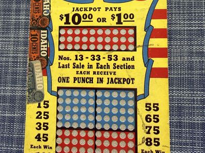 Vintage and Highly Collectable 25 cent Lady Luck Jr. Punchboard