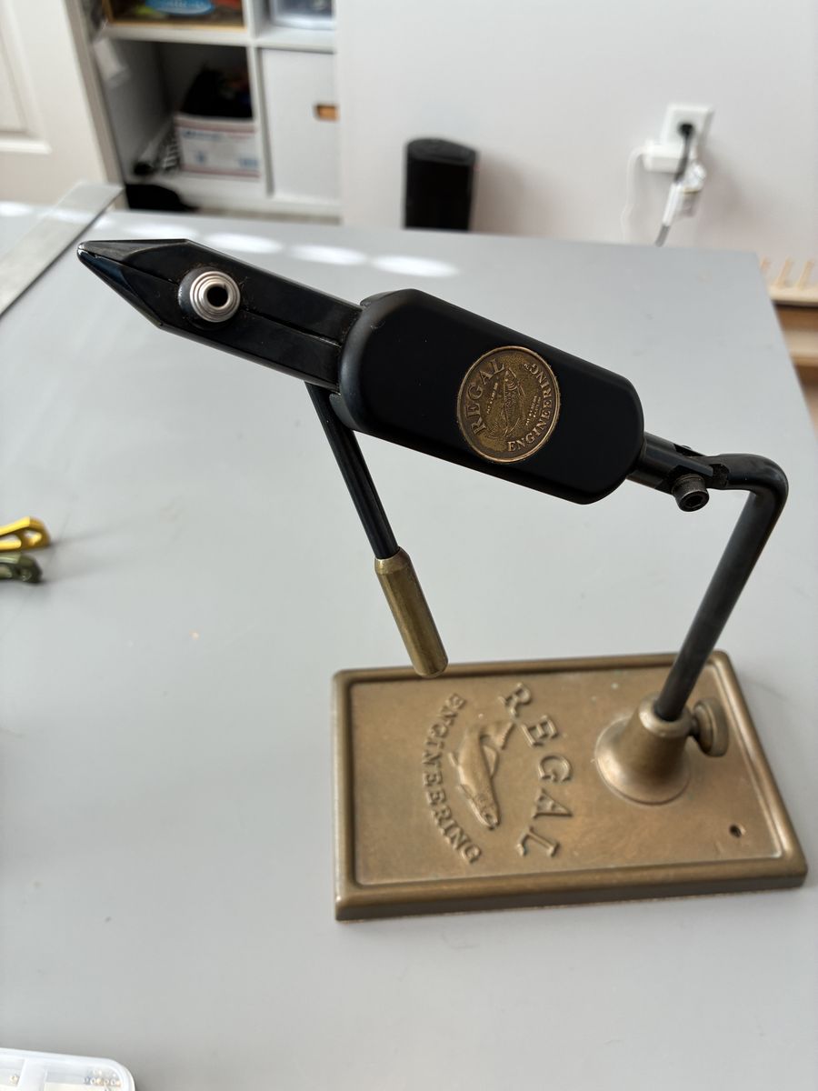 Regal Fly Tying Vise - great condition!