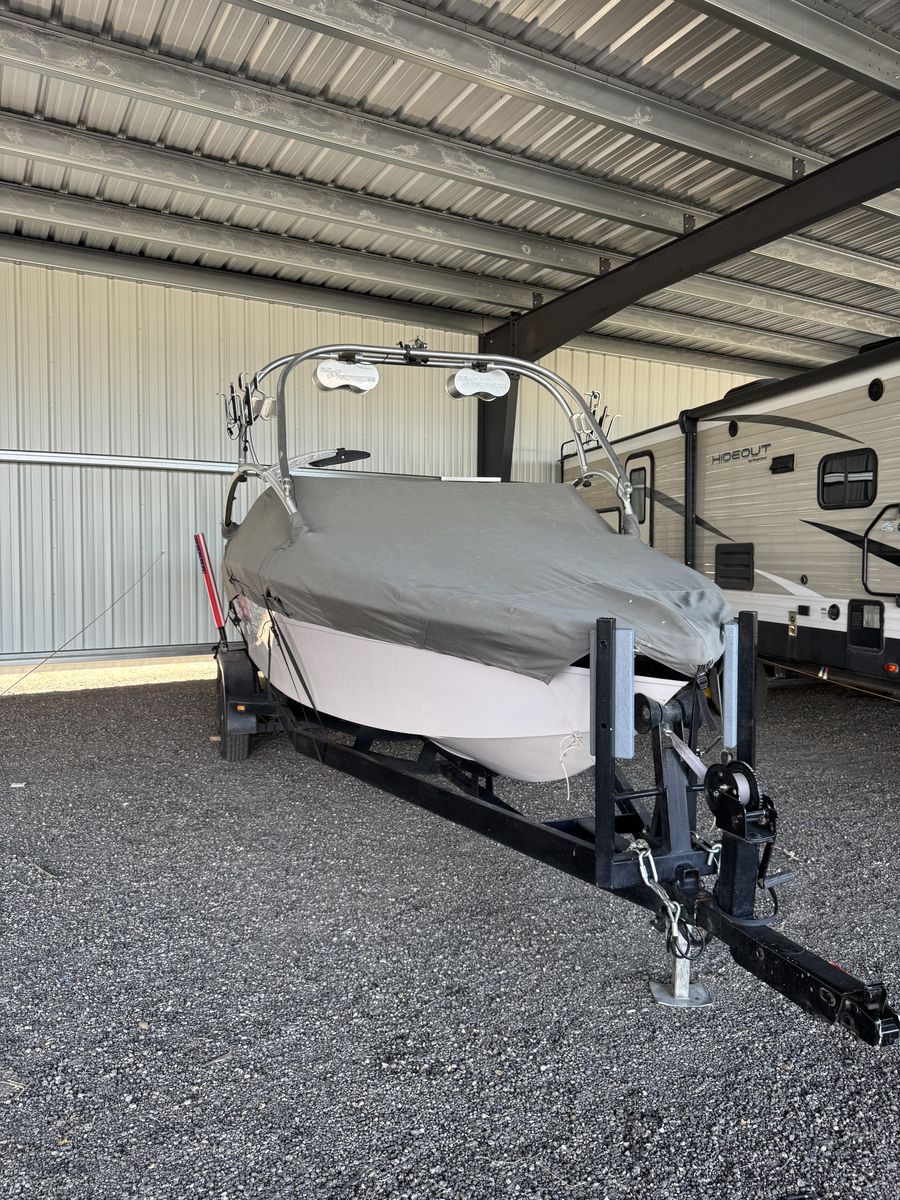 2006 Correct Craft Air Nautique 226 team edition