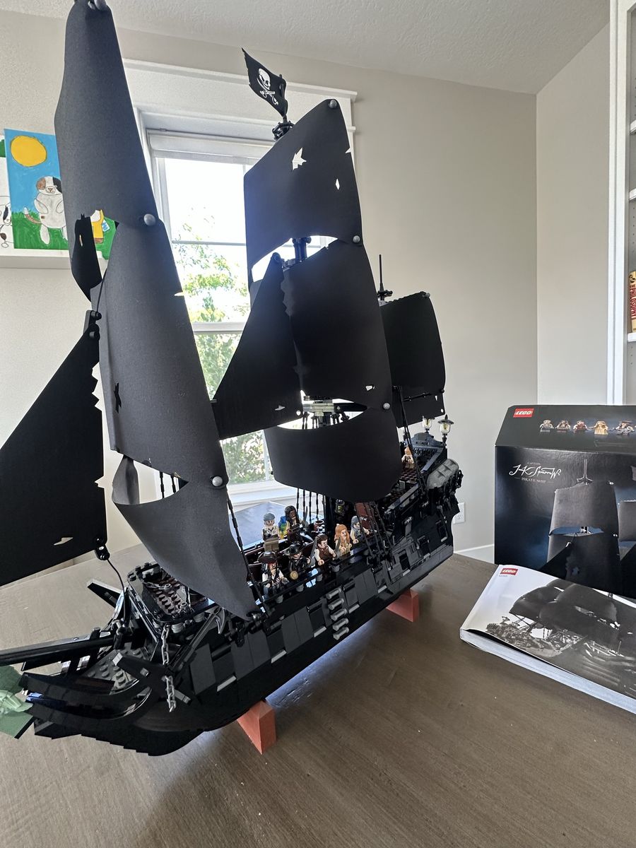 Captain Jack Sparrow’s Pirate Ship 10365