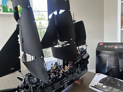 Captain Jack Sparrow’s Pirate Ship 10365
