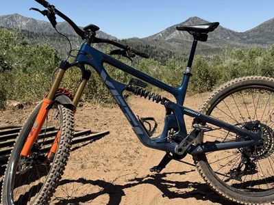*2023 Yeti SB160 T-Series — Loaded Custom Build | Carbon Wheels, Full AXS, Chris King Largr