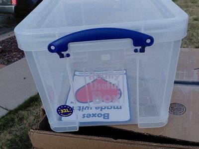 32 l storage container