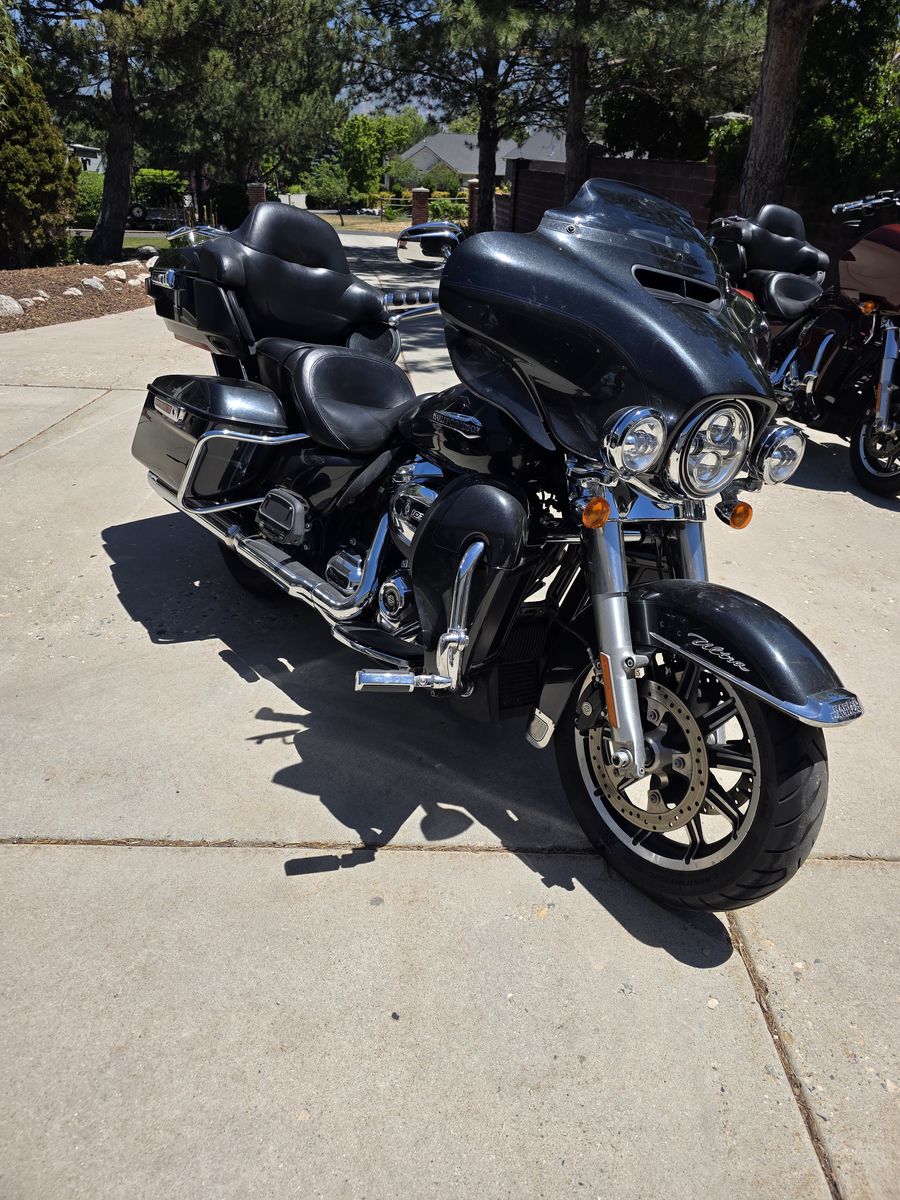 2018 Harley Davidson FLHTCU For Sale