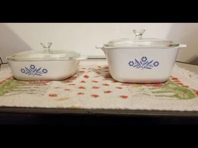 Vintage Corning Ware dishes w/original lids