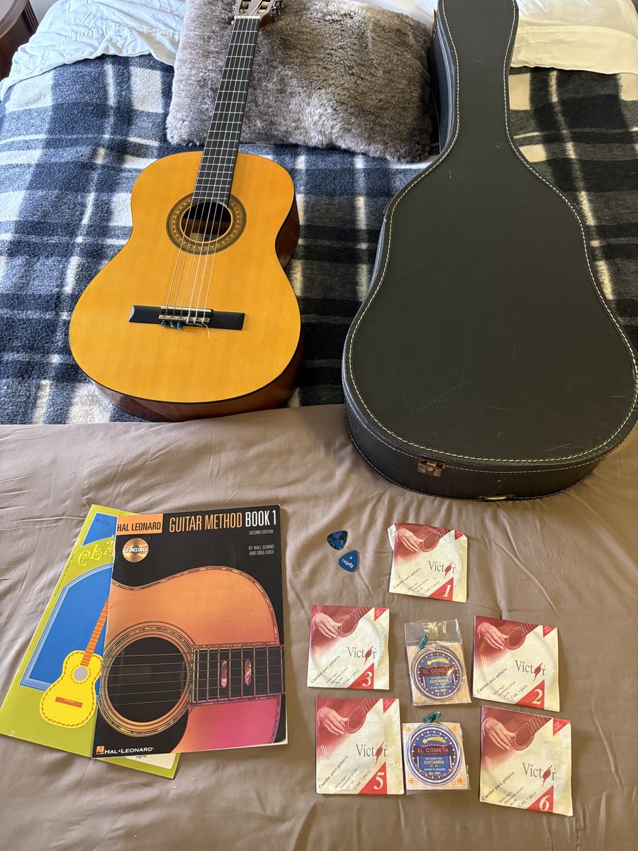 ACUSTIC PALMER GUITAR