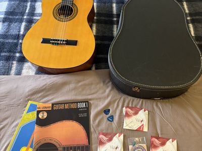 ACUSTIC PALMER GUITAR