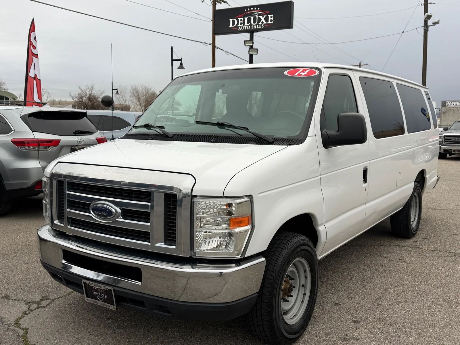 2014 Ford E-Series E-350 SD XLT