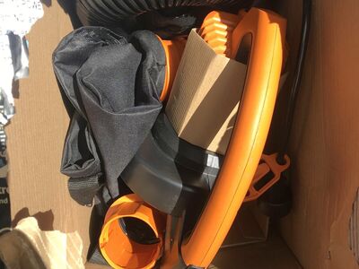 12 amp Iworks trIvac leaf mulcher and vacuum WITH GARBAGE CAN ATTACHMENT