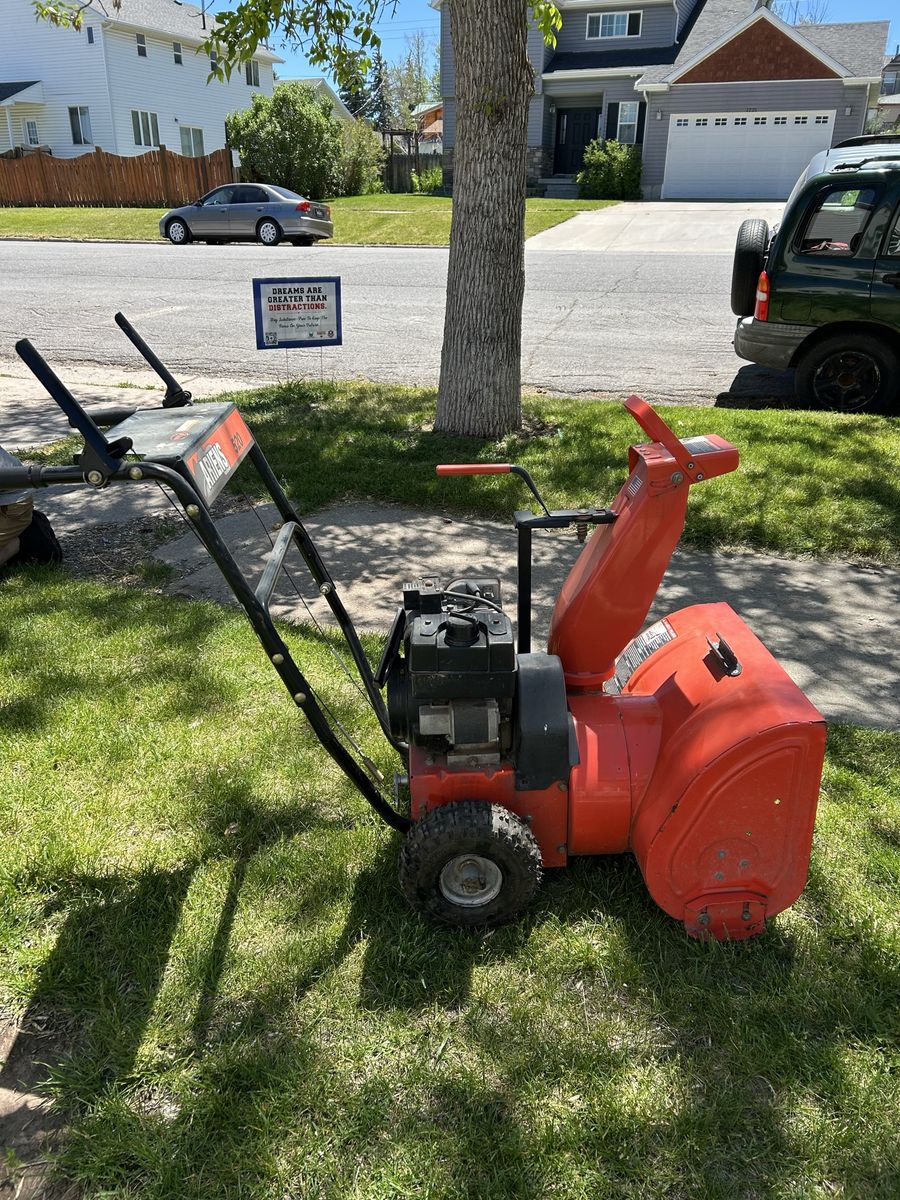 Ariens 520 Snow Blower 2-Stage Gas Powered