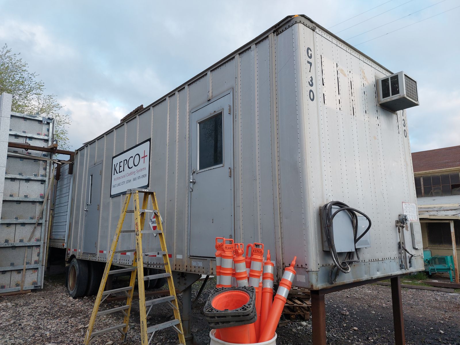 1988 Strick 28’ Dry Van Trailer