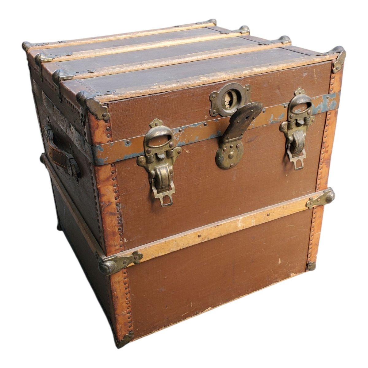 Main image 3