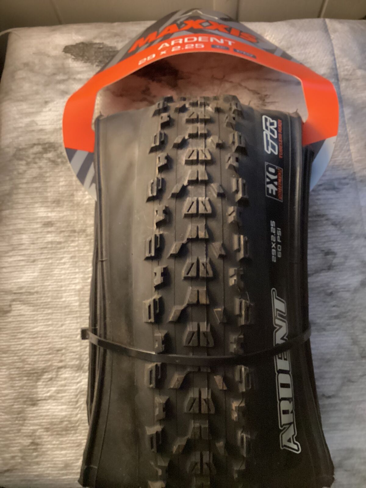 Maxxis tubeless 29 tire