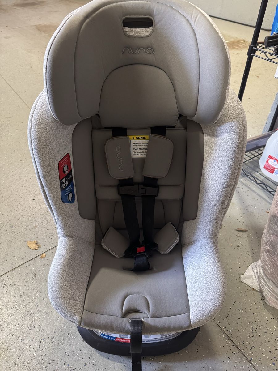 Nuna Rec Rotating Car Seat