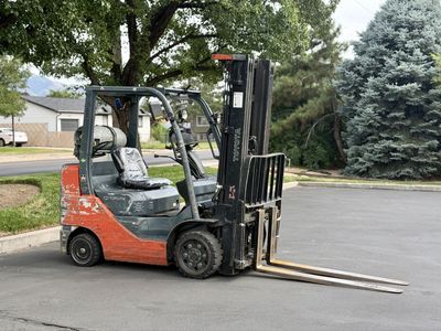 Toyota Forklifts 6000 pound lift fork lift
